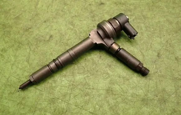 Opel Astra H Fuel injector 0445110174