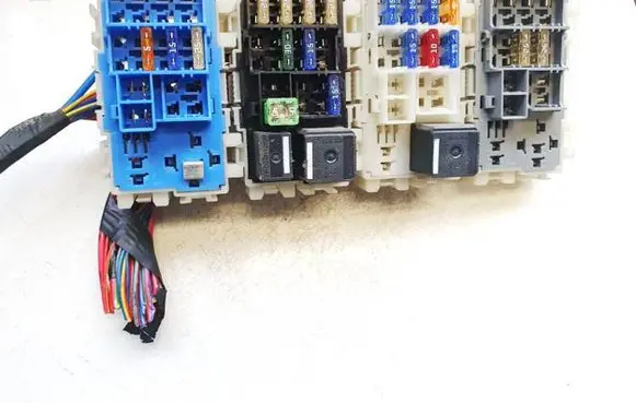Volvo S80 Fuse box set 6g9t14k131ba 6g9t-14k131-ba