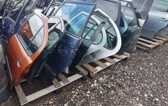 Fiat Tipo Rear door
