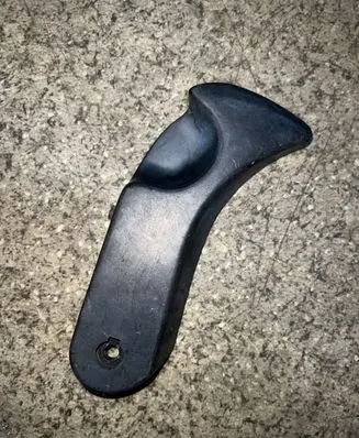 BMW 5 E39 Engine bonnet (hood) release handle 8165196