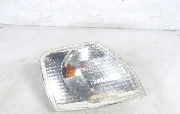 Volkswagen PASSAT B5 Front indicator light 
