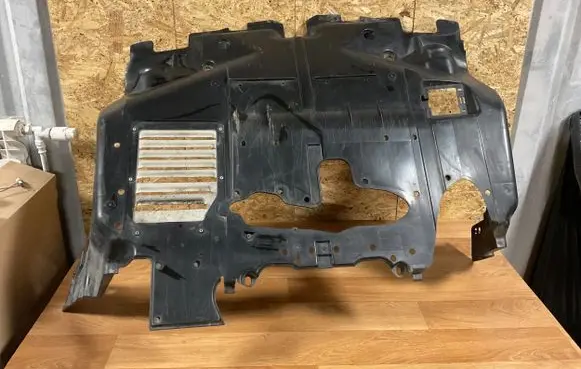 Subaru Legacy Engine splash shield/under tray 56440AG161