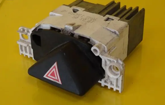 Ford Focus Hazard light switch 98AG13A350AE