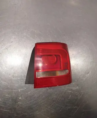 Volkswagen Touran II Rear/tail lights
