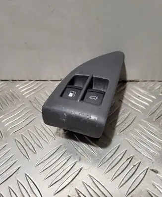 Volkswagen PASSAT B5 Fuel tank opening switch 1J0959831A 1J0959833A