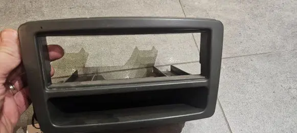 Mercedes-Benz Vito Viano W639 Radio/GPS head unit trim A6396800591 1DIN