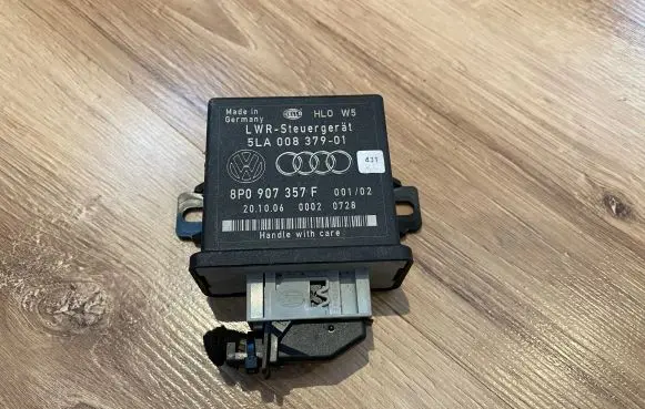 Audi A3 S3 8P Light module LCM 8P0907357F 5LA00837901