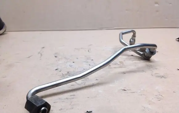 Audi Q3 8U Turbo turbocharger oiling pipe/hose 04L145771H
