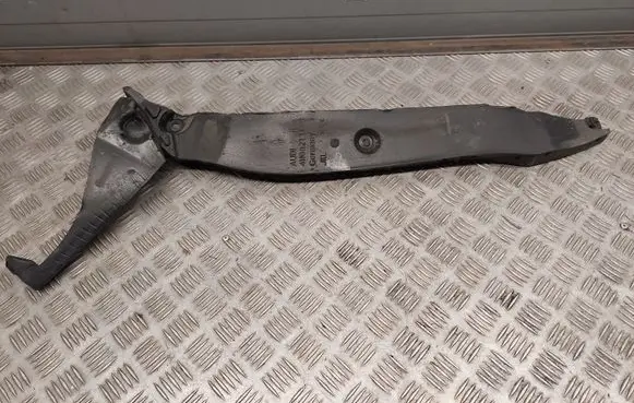 Audi A8 S8 D4 4H Fender end trim 4H0821112C