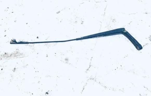 Skoda Octavia Mk2 (1Z) Front wiper blade arm 1z1955410