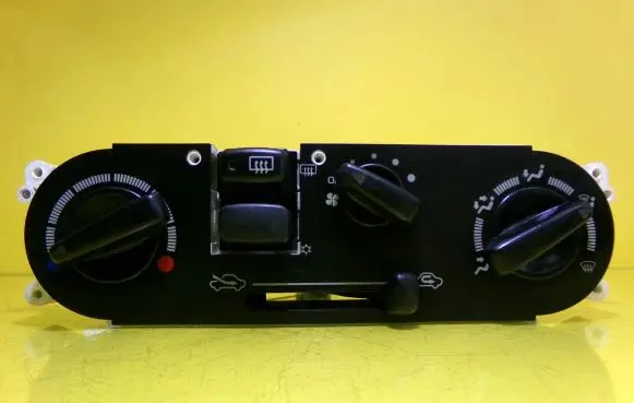 Mitsubishi Colt Interior fan control switch MR201365