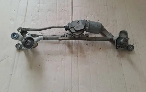 Mazda 5 Front wiper linkage and motor SCC29