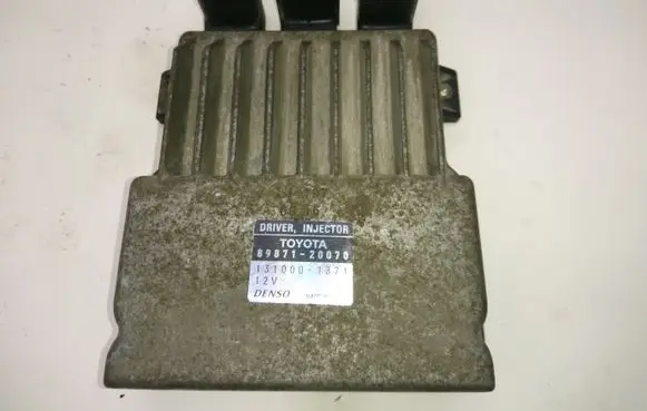 Toyota Avensis T250 Fuel injection control unit/module 8987120070 1310001371