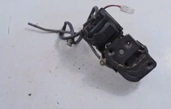 Mazda 323 Front door lock