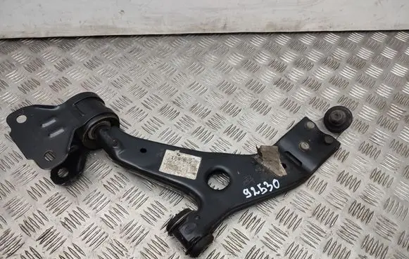 Ford Focus Front lower control arm/wishbone BV613A262AAA