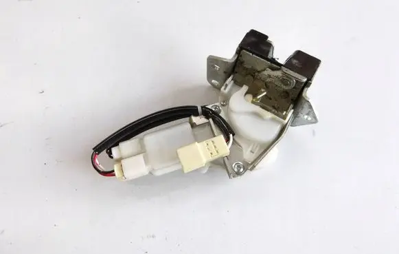 Suzuki Vitara (LY) Tailgate exterior lock