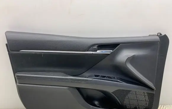Toyota Camry VIII XV70 Front door card panel trim