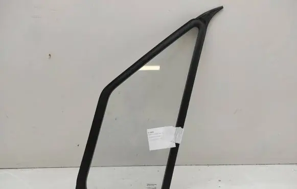 Mercedes-Benz Sprinter W906 Front door vent window glass four-door 43R000016 A9066711820