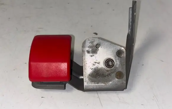 Engine bonnet (hood) release handle
