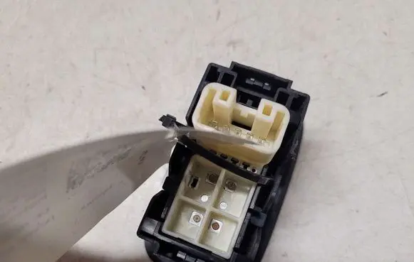 Toyota Auris 150 Electric window control switch