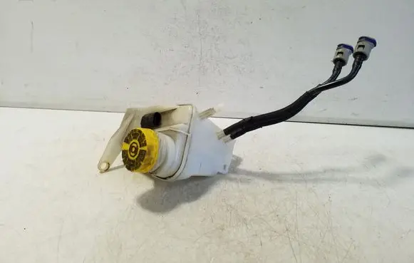 Brake fluid reservoir