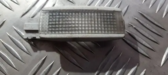 Volkswagen PASSAT B5 Other interior light 3b0947113