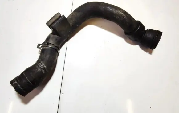 Volkswagen PASSAT B5.5 Engine coolant pipe/hose 8d0121101ad