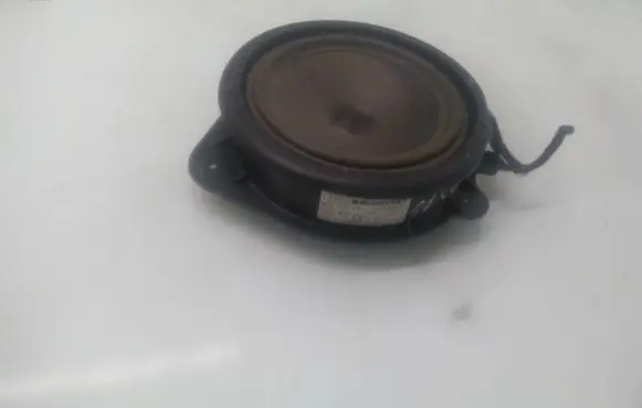 Audi A3 S3 8P Front door speaker 8P0035411