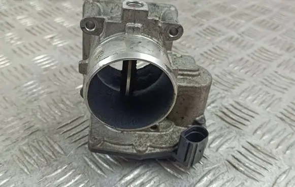 Hyundai Santa Fe Throttle valve 351002F600 15C250365