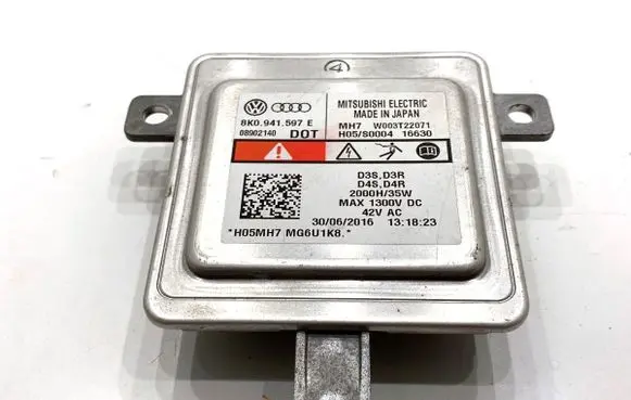 Volkswagen Golf VII Voltage converter/converter module 8K0941597E