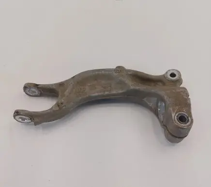Audi A4 S4 B9 8W Shock absorber/damper mounting bracket 