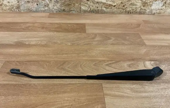 Ford Mondeo Mk III Rear wiper blade arm 1S7117526HA