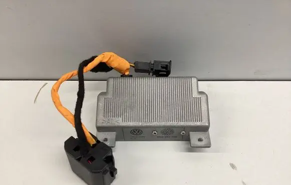 Volkswagen Tiguan Voltage converter/converter module 5N0907155