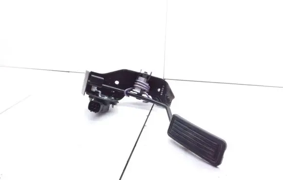 Toyota Avensis T250 Accelerator throttle pedal 7811135030