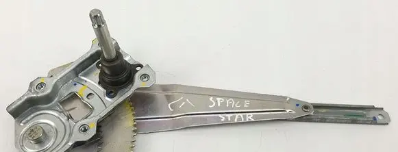 Rear door manual window regulator