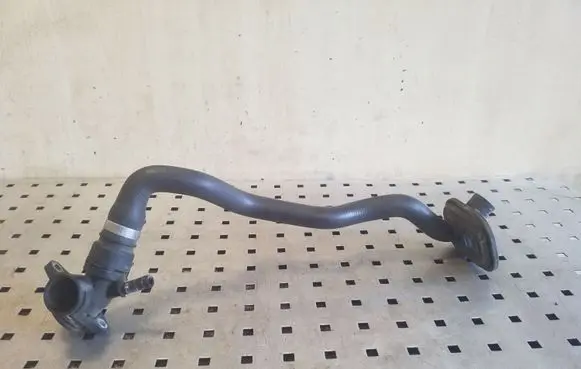 Audi Q5 SQ5 Engine coolant pipe/hose 06H121132E