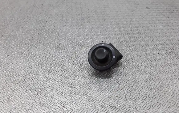 Renault Espace - Grand espace IV Wing mirror switch 8200002442B