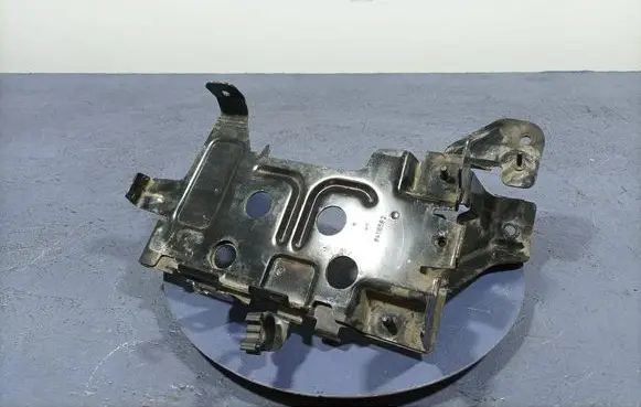 Opel Insignia A Battery box tray 84116582
