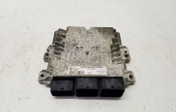 Ford Focus Engine control unit/module S180133007F BV6112A650NF