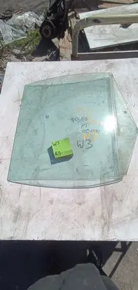 Volkswagen Golf IV Front door window glass four-door 