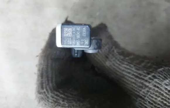 Ford Kuga I Airbag deployment crash/impact sensor 8M5T14B342AC 081027100
