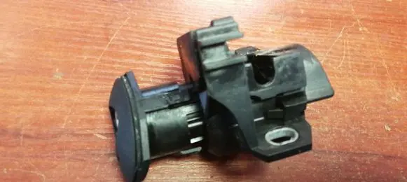 BMW 3 E90 E91 Tailgate exterior lock 7167321