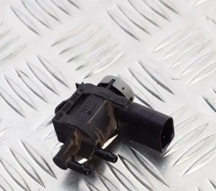 Volkswagen Tiguan Turbo solenoid valve 1K0906283A