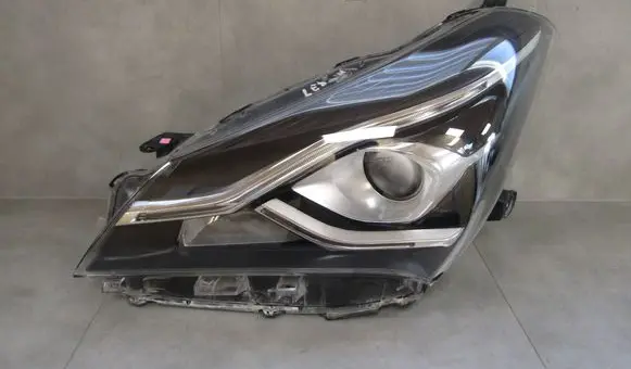 Toyota Yaris Headlight/headlamp yarisIIIlift