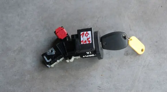 Renault Trafic III (X82) Ignition lock