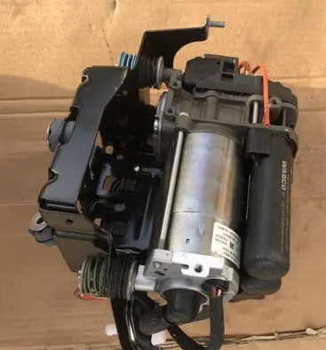 Audi Q7 4M Air suspension compressor/pump 4M0616005H