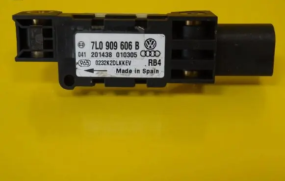 Audi A6 S6 C5 4B Airbag deployment crash/impact sensor 7L0909606B