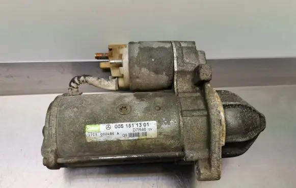 Mercedes-Benz Vito Viano W639 Starter motor 0051511301 D7R46 17T50024SE