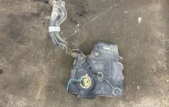 Volkswagen Jetta VI Fuel tank 1K0201022GM 1k0919050AB