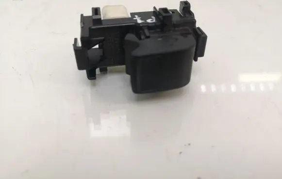 Toyota Auris 150 Electric window control switch 1928297